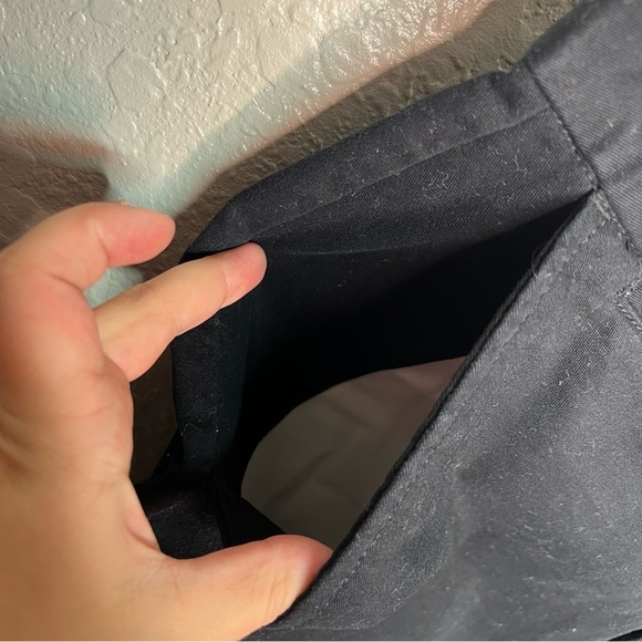 Old Navy Men’s Black Shell Pants - Picture 6 of 8